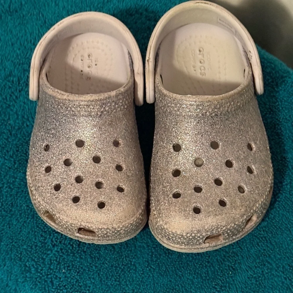 Crocs Lavender Purple Glitter Classic Clog Slip On Waterproof Childs Size 6